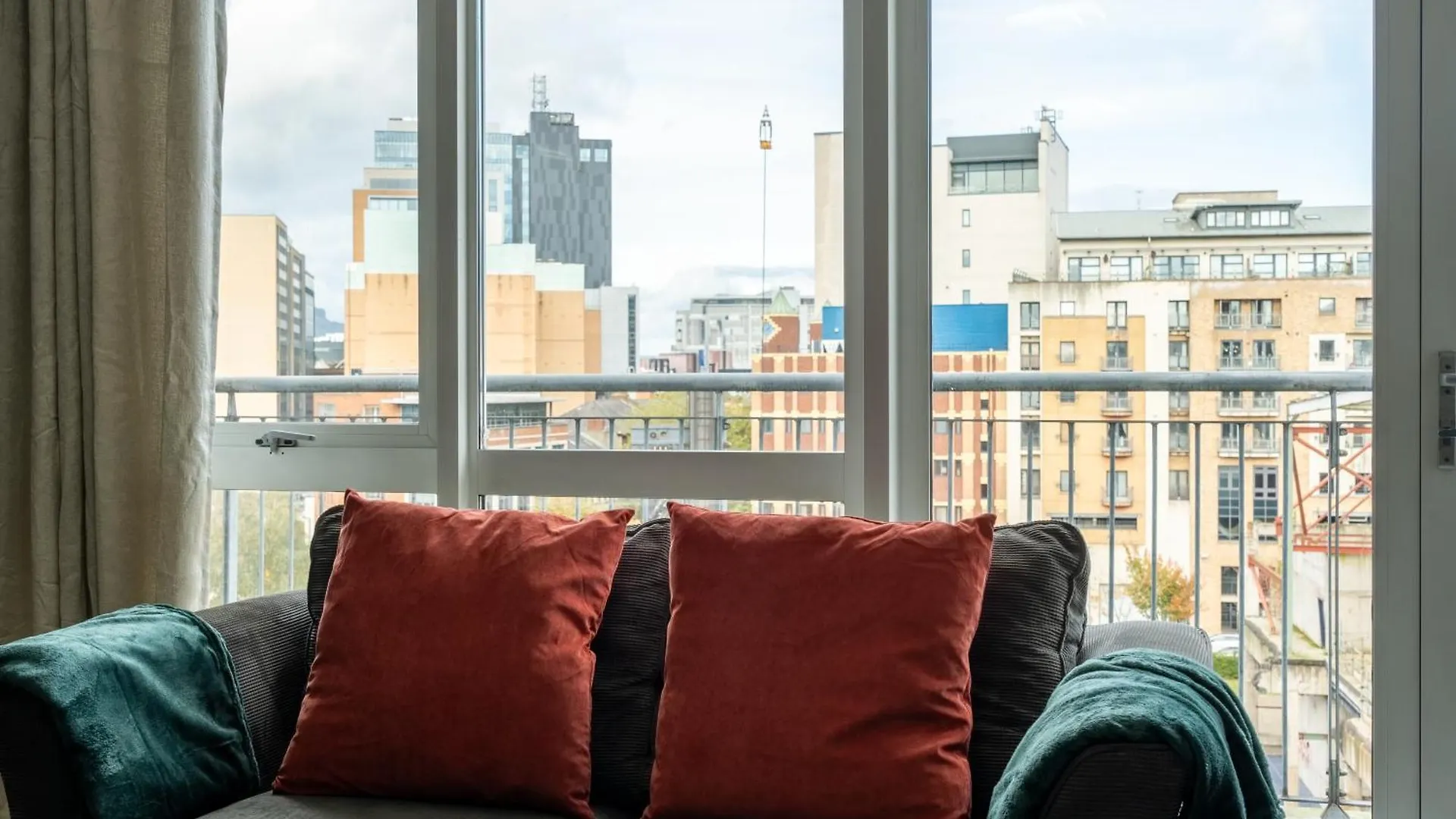 Movie House Executive Suite - Secure Free Parking Belfast 0*,
